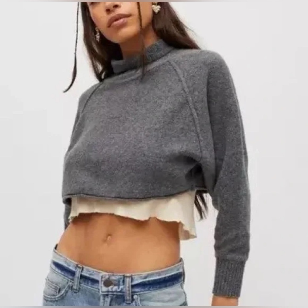 Urban Outfitters | Charcoal Gray Cropped Turtleneck Sweater Size Large